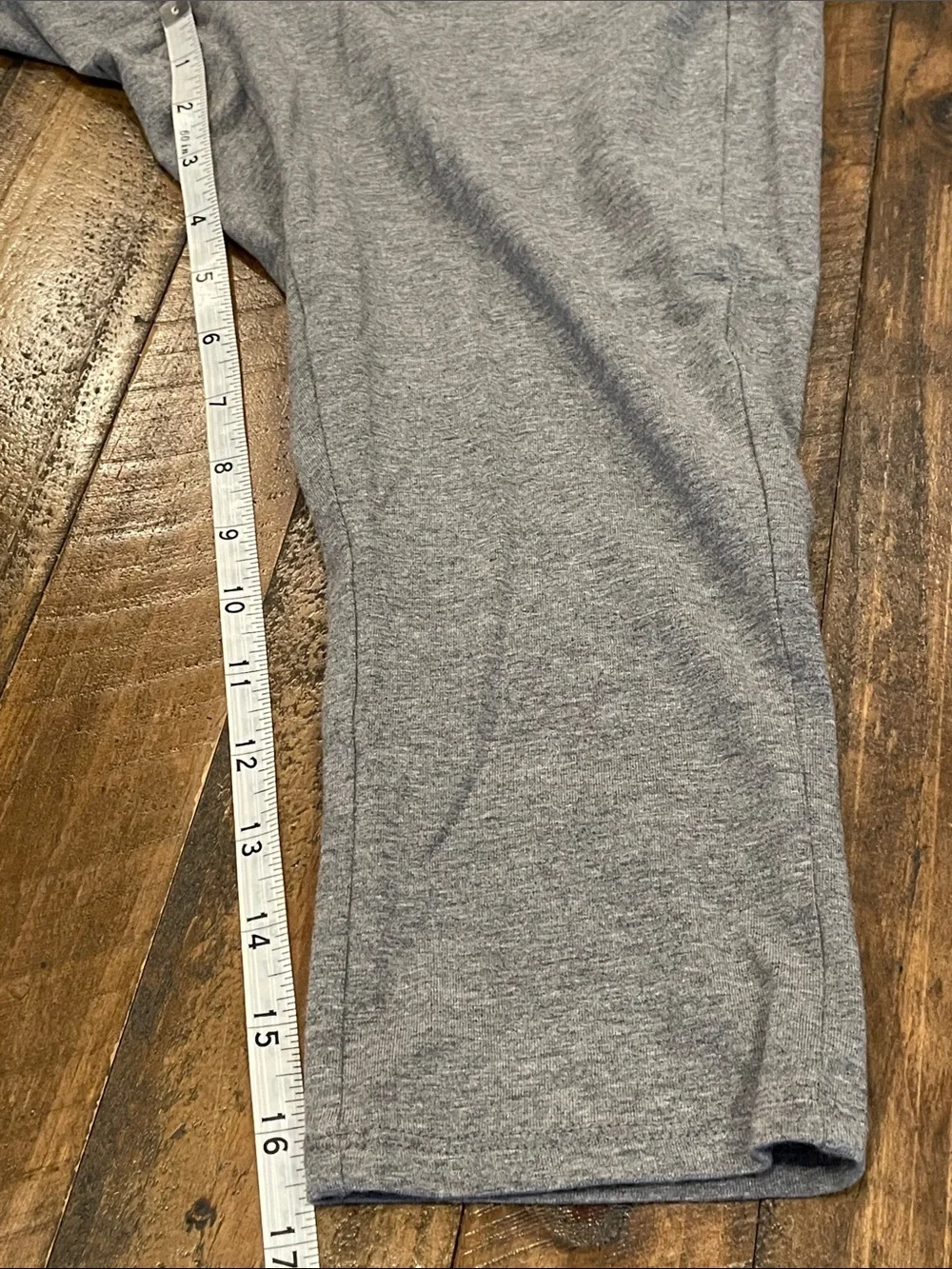torrid Heather Gray Capri Pocket Leggings D24